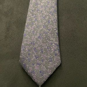 Light purple tie